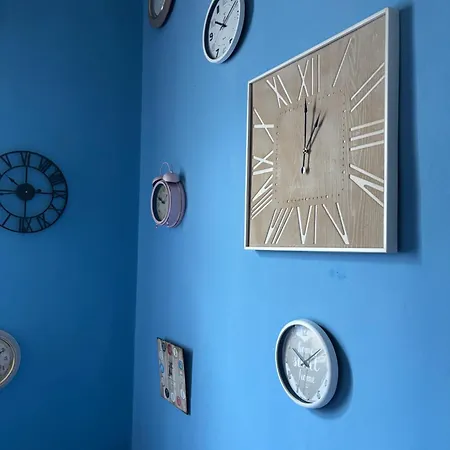 Bonanno Street Tower Clock Room Pisa Exterior photo